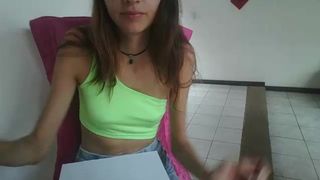 Lucythealien webcam show 2020-03-24_21-48-49_700