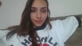 Lucythealien webcam show 2020-03-31_23-07-34_592