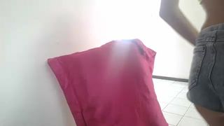 Lucythealien webcam show 2020-03-24_21-25-35_539