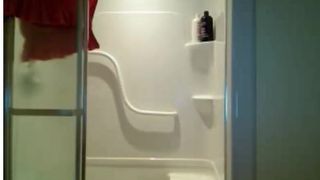 GemmaMinx Masturbates in Shower