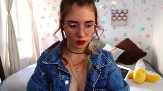 Alezeecandu webcam show 2020-03-31_23-13-49_570