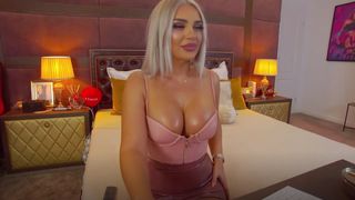 Vickyduchess public smoking