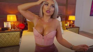 Vickyduchess public smoking