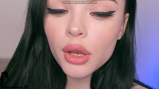 Camgirl getting-high