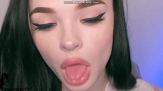 Camgirl getting-high