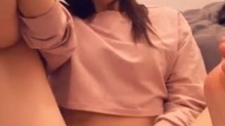 Ellieleen1 (aka ellieleen11, ellieleen, elliemayli) makes her pussy purrr and making her fingers disappear OnlyFans private video