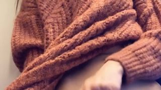 Ellieleen1 (aka ellieleen11, ellieleen, elliemayli) bad naughty girl and teasing you with the booty OnlyFans private video