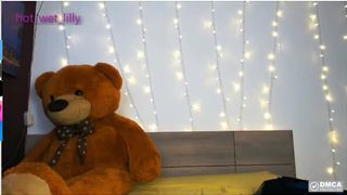 hotwetlilly 01042020