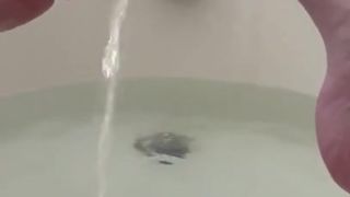 TiffanyWatson-short-pee-in-bath