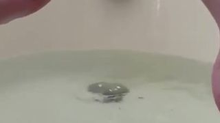 TiffanyWatson-short-pee-in-bath