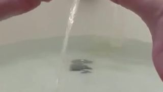 TiffanyWatson-short-pee-in-bath