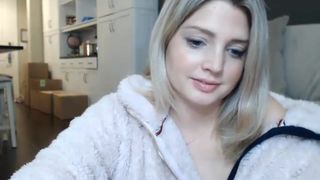 BridgetteXoXo is physical female idealism