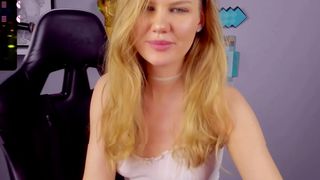 elise_wood teases while naked #2 5.2.20