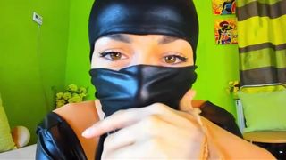 Zeira close cam mouth