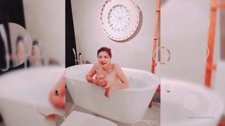 Anri Okita bath 3