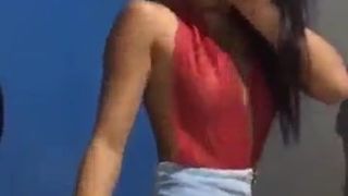 Novinha rebolando na piroca