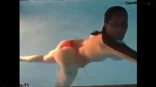 Leona-sexy piscinq