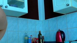 Carla_xxx wet pussy play in kitchen
