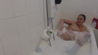 Miss_Trina_UK in the bath