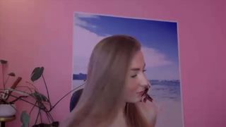 gloryloves topless tease 5.18.20