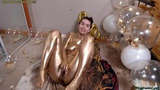 Daydreamur_gurl body in gold show