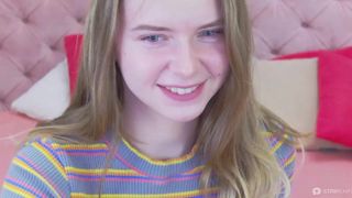 DiAmandaX showing boobs