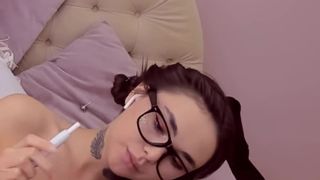 hollyextra 2020-06-01 6