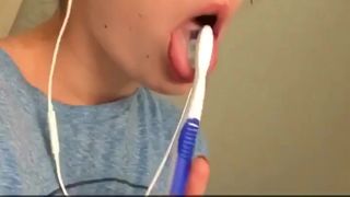 magicalcherry on Twitter - Toothbrush