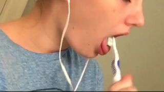 magicalcherry on Twitter - Toothbrush