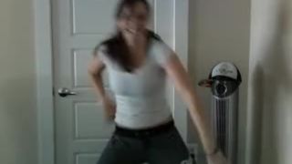 Suzysmartz dancing in camshow