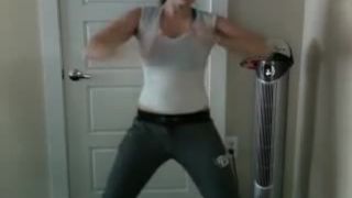 Suzysmartz dancing in camshow