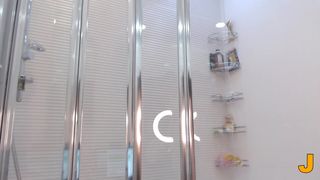 Uzure – Naked Pre-Shower