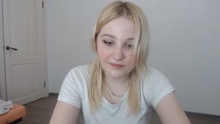 Sexy NN Teen kilenet (nice ass, handbra, nip slip) 7