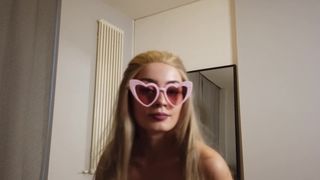 Anna Zapala - 200416 - Barbie Style