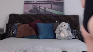 Arinadonna shaved pussy show