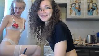 Sweetberries4 webcam show 2020-07-18 12-02-36 450