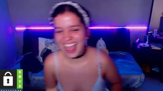 true vega webcam show 2020-08-04 18-34-02 135