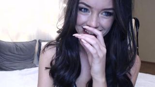 MelanieLDN Cumshow w/Hitachi & Buttplug