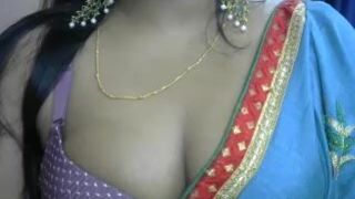 Sophia tamil boobs