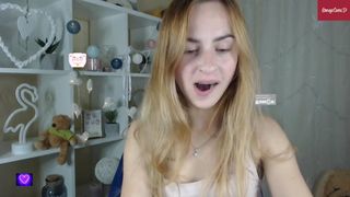 -Molly-Mae- cam show 2020-09-28 13-59-08 966