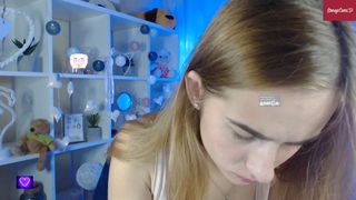 -Molly-Mae- cam show 2020-09-28 12-04-11 517