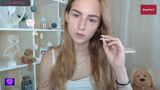 -Molly-Mae- cam show 2020-09-24 23-44-00 244