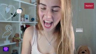 -Molly-Mae- cam show 2020-09-17 19-14-01 427