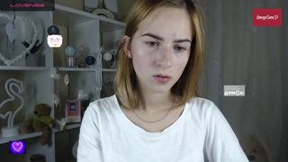 -Molly-Mae- cam show 2020-09-24 09-59-39 403