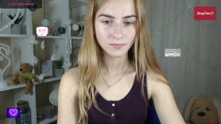 -Molly-Mae- cam show 2020-09-27 14-36-45 699