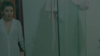 The flawless Soifiee in the shower