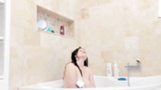 Dreamsweetgirl bathtime 2