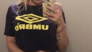 Daniela Blume Onlyfans enseñando en el ascensor