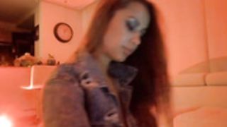 Evagomez in jeans jacket