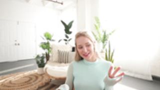 Carolina Zalog - 210429 - Dress Up with me